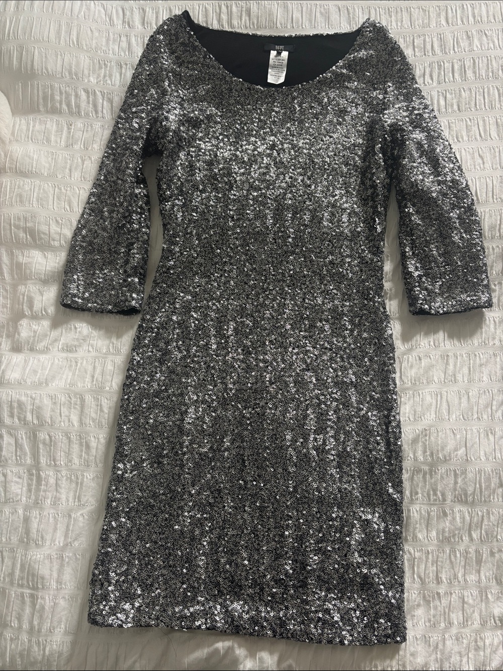 Silver Sequin Mini Dress with Three-Quarter Sleeves - Dept